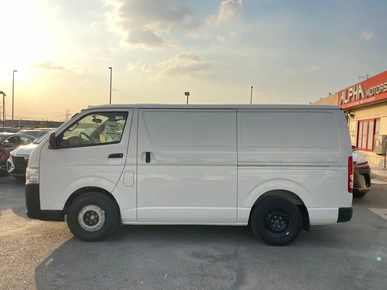 Toyota Hiace 2024 2.7L