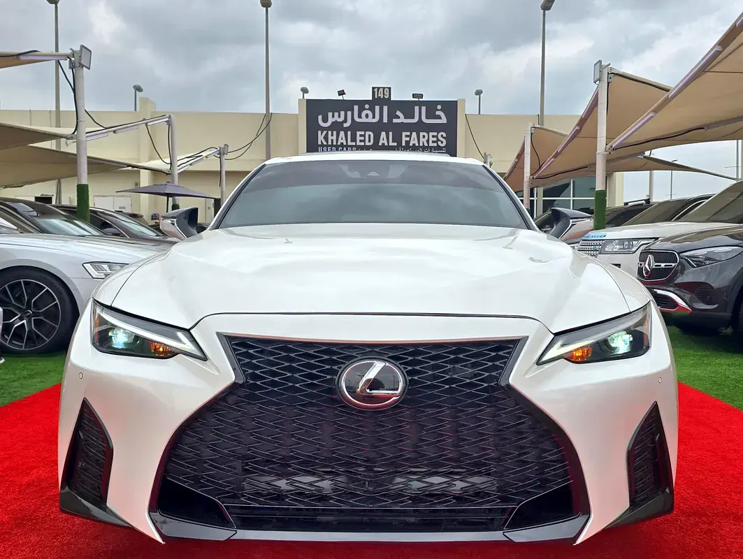 Lexus IS 2024