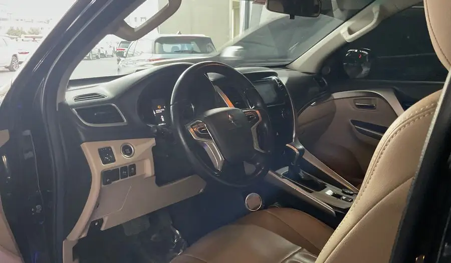 Mitsubishi Montero 2017