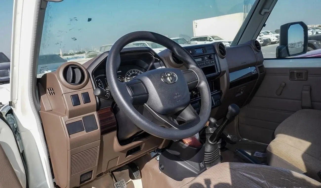 Toyota Land Cruiser 70 2025 4L