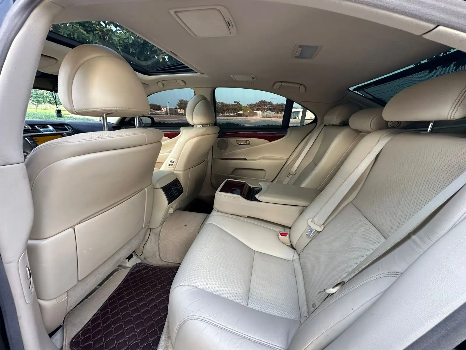 Lexus LS 2011 undefinedL