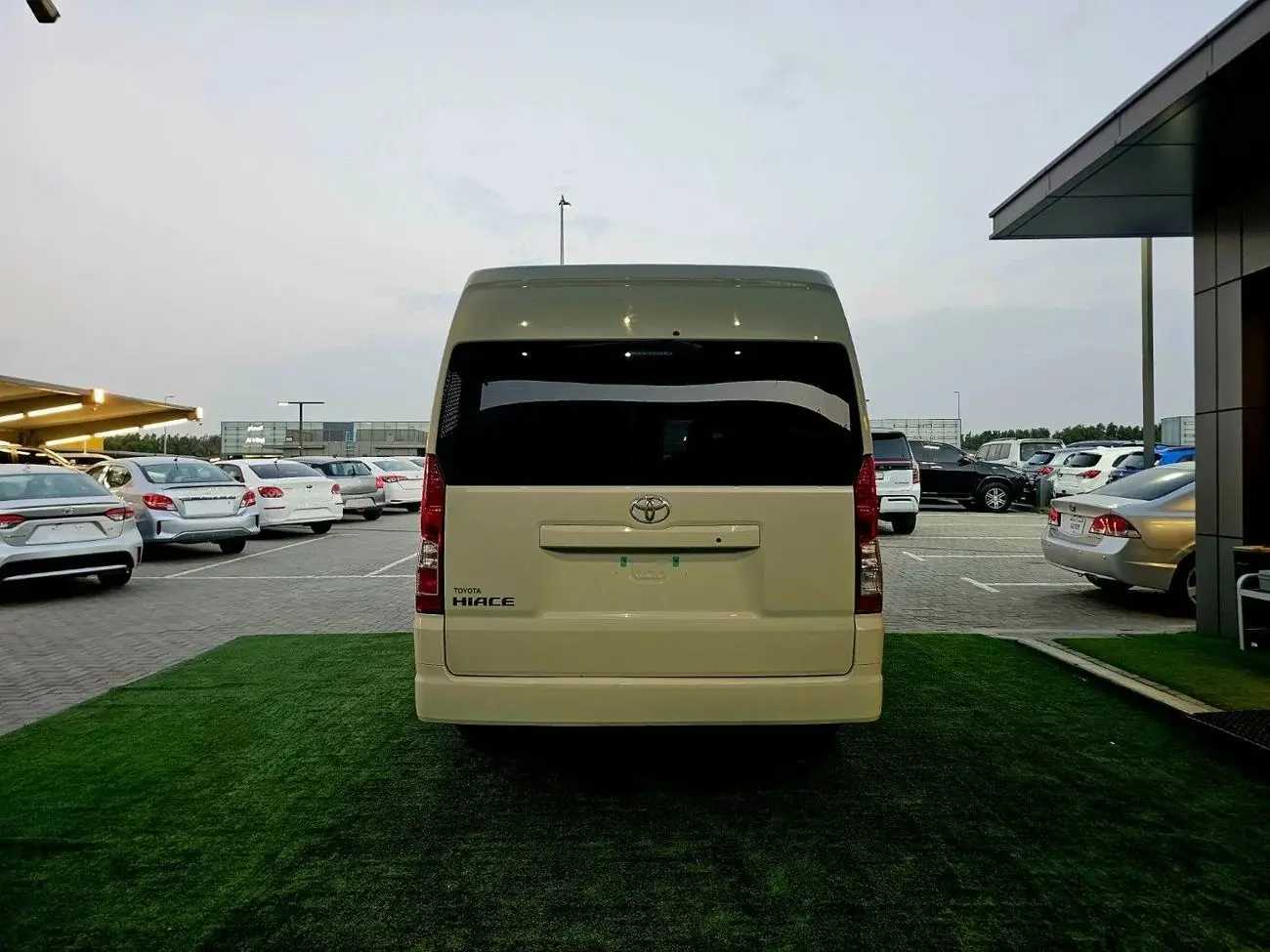 Toyota Hiace 2023 3.5L