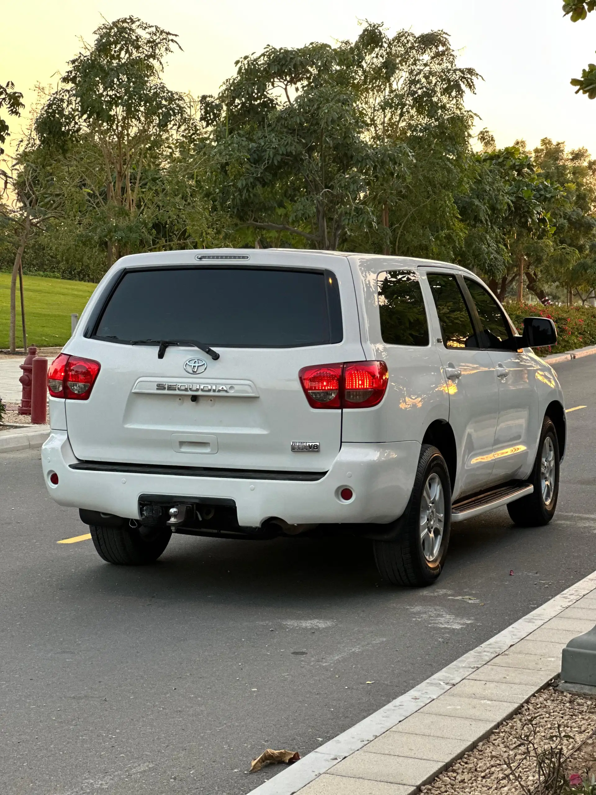 Toyota Sequoia 2013 5.7L