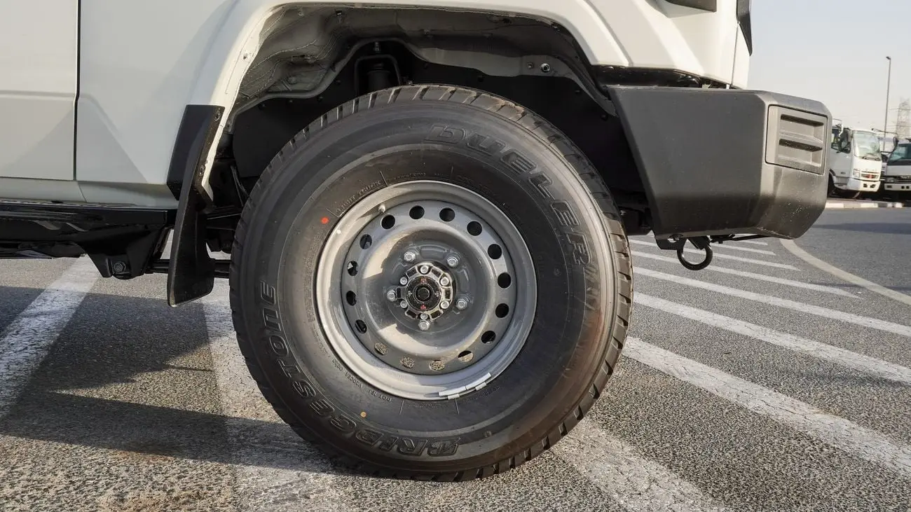 Toyota Land Cruiser 70 2025 4L