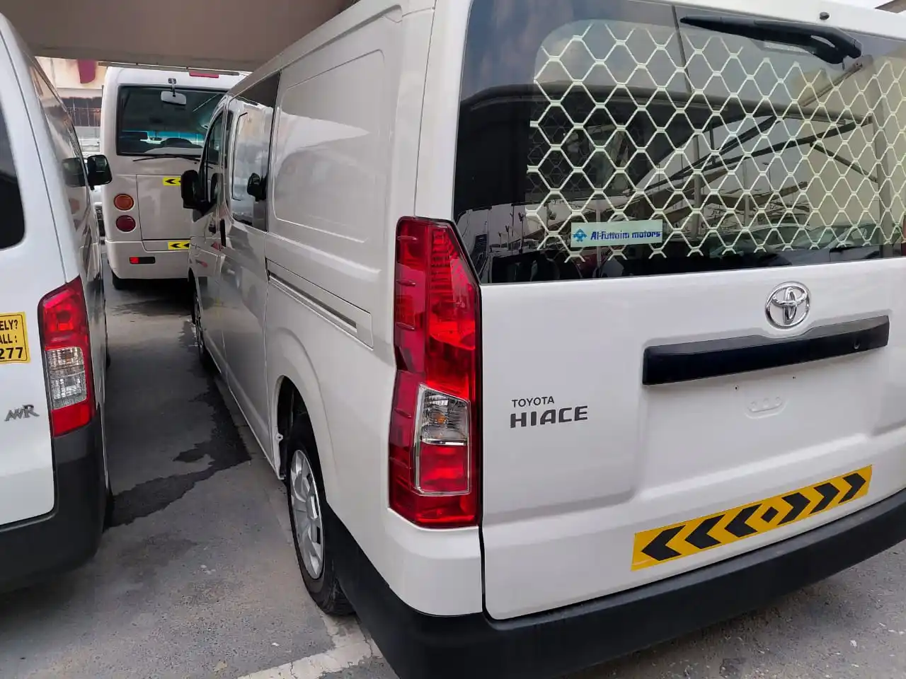 Toyota Hiace 2022