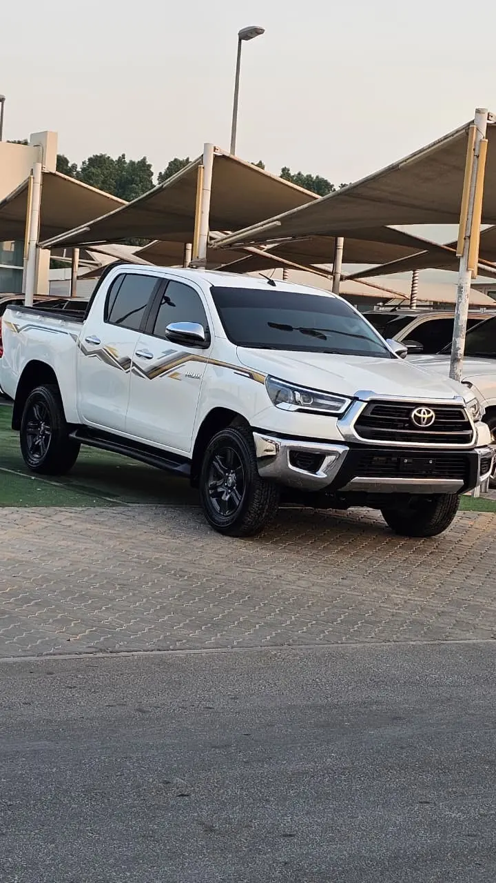 تويوتا هيلوكس 2023