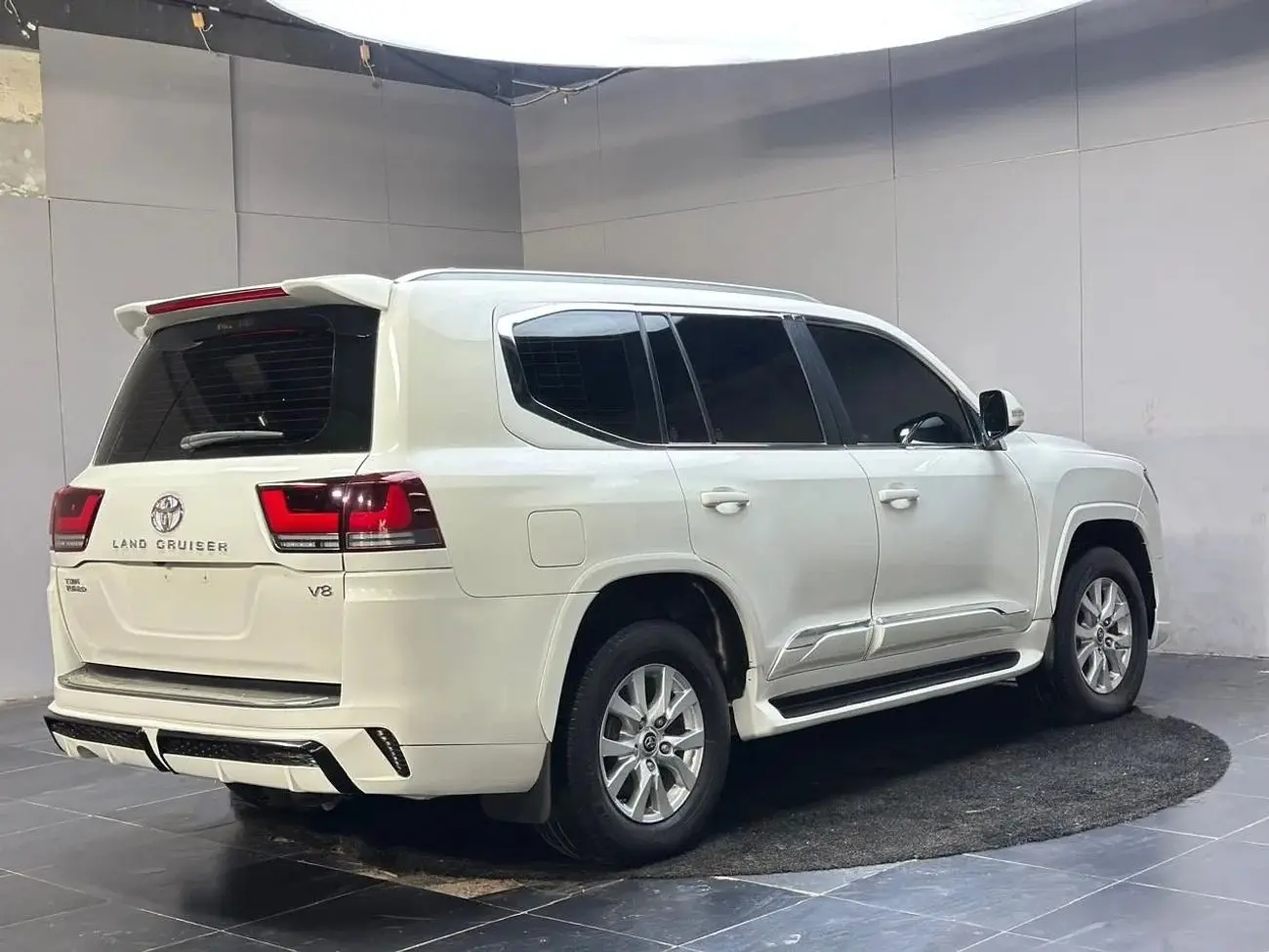 Toyota Land Cruiser 2020 5.7L