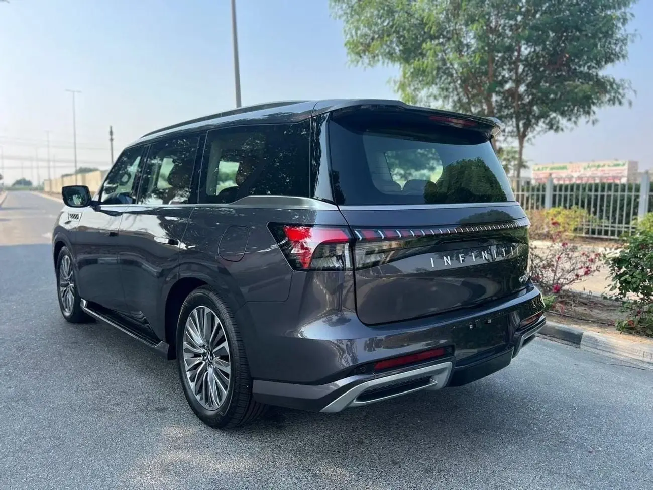 Infiniti QX80 2025 3.5L