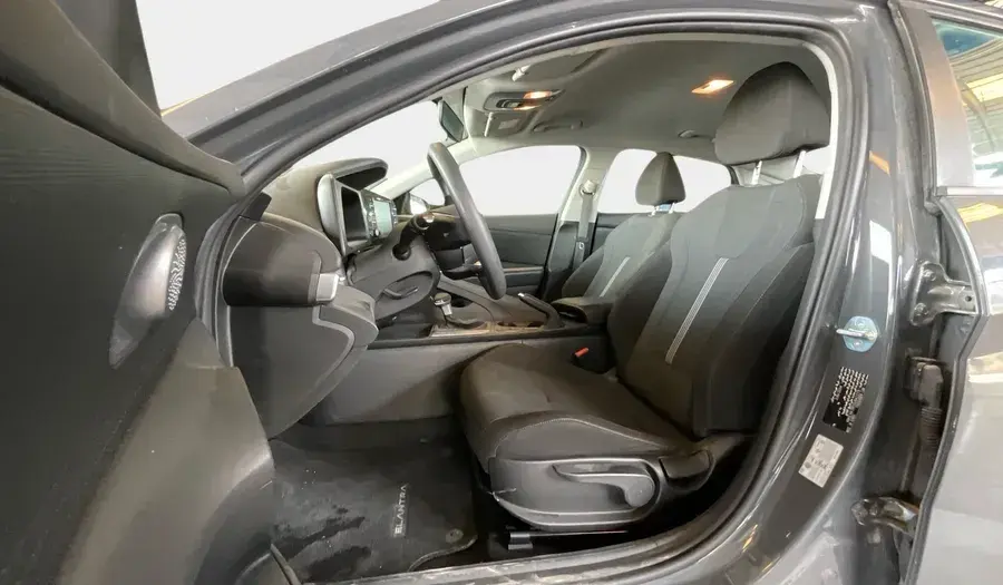 Hyundai Elantra 2025
