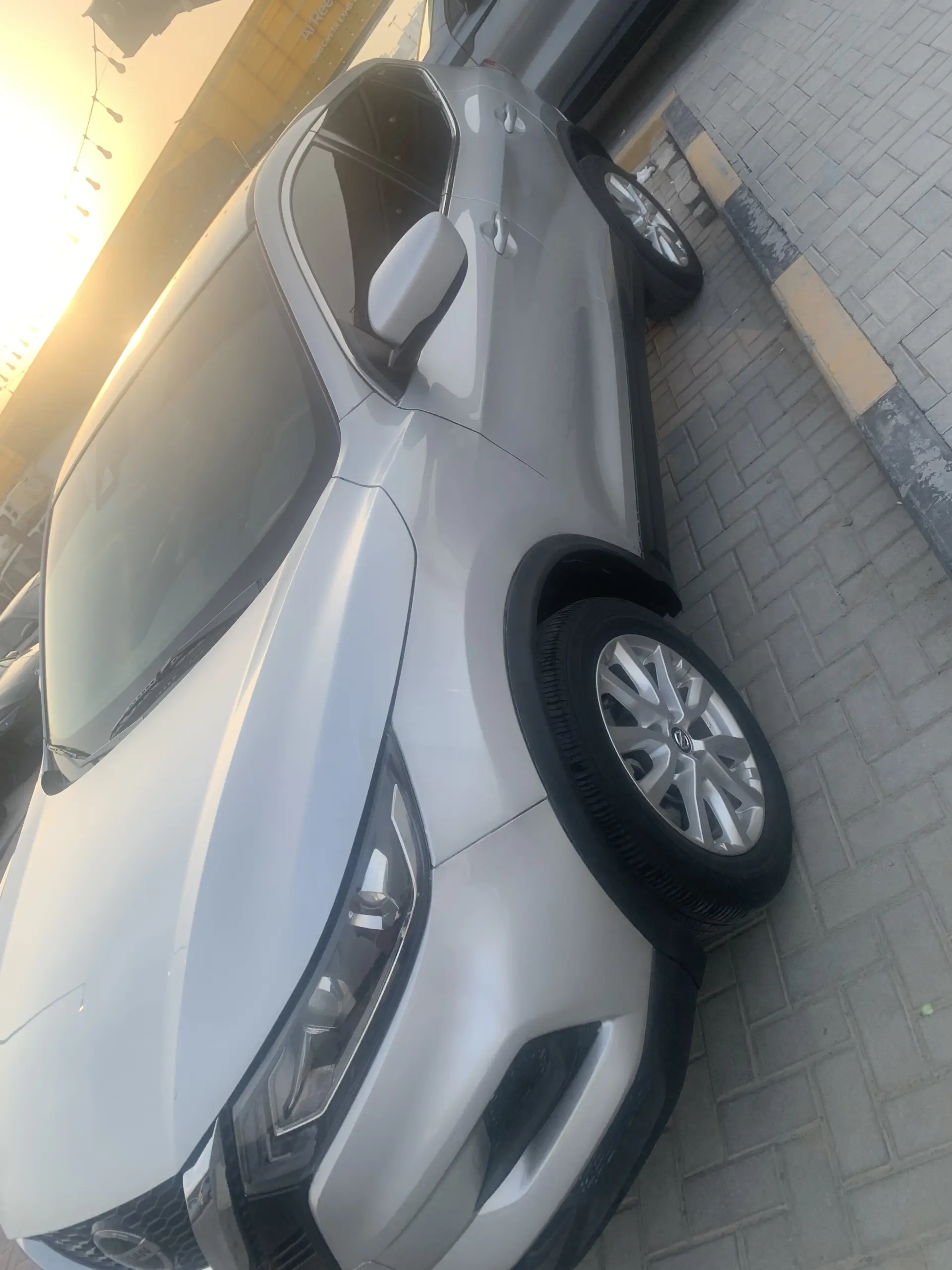 نيسان روج 2021 2000L