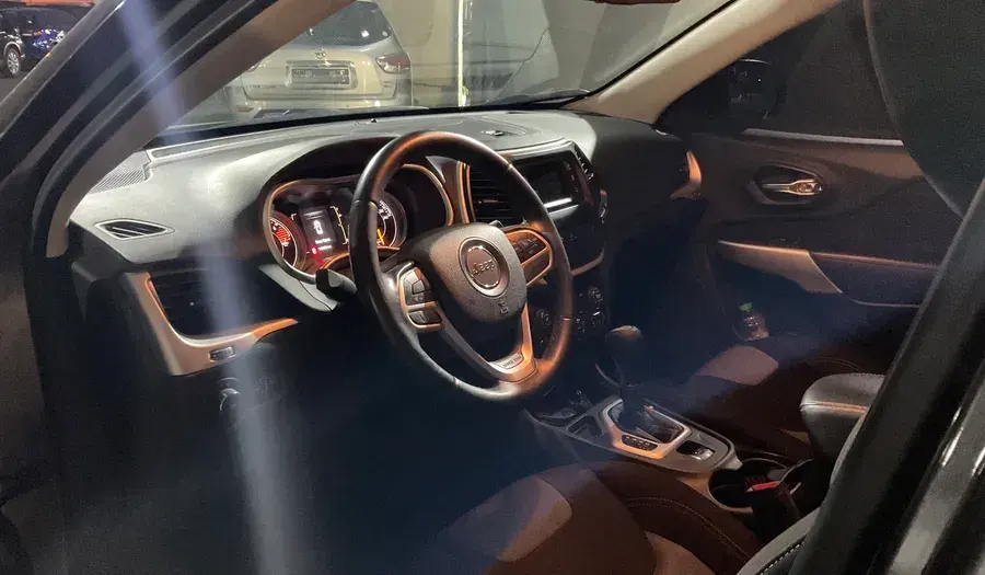 جيب شيروكي 2017 32L