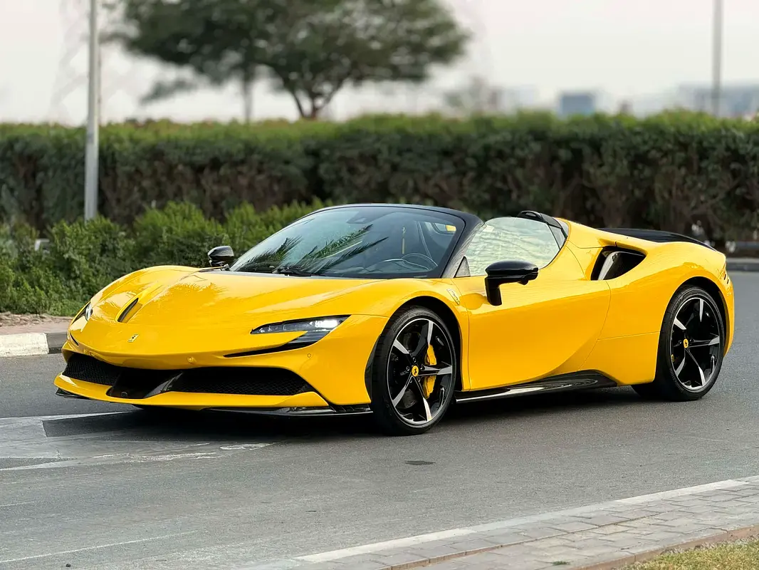 فيراري SF90 سبيدر 2023