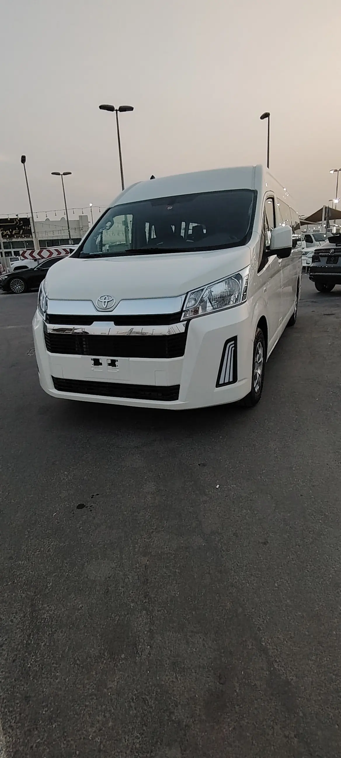 Toyota Hiace 2023