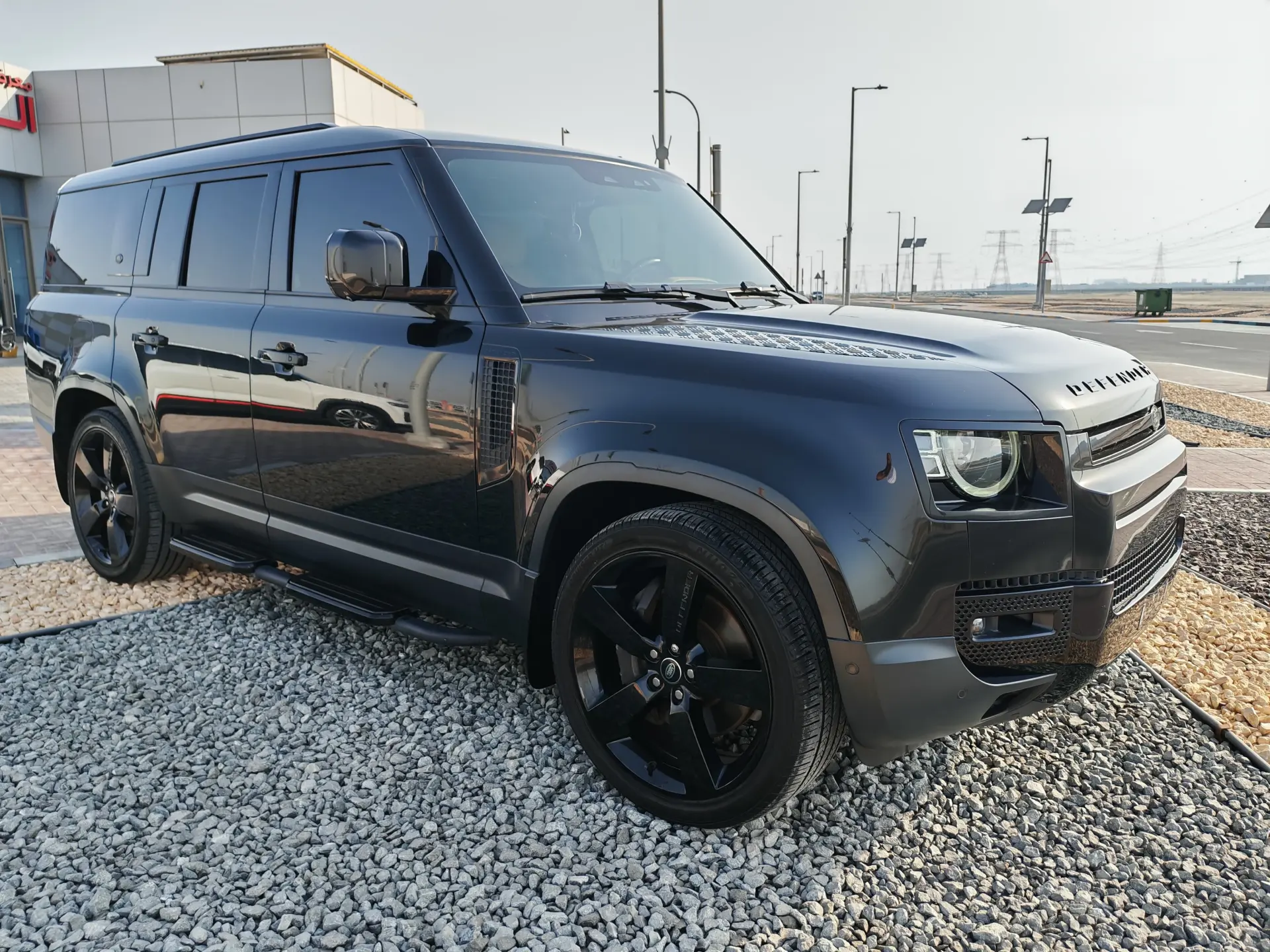 Land Rover Defender 2023