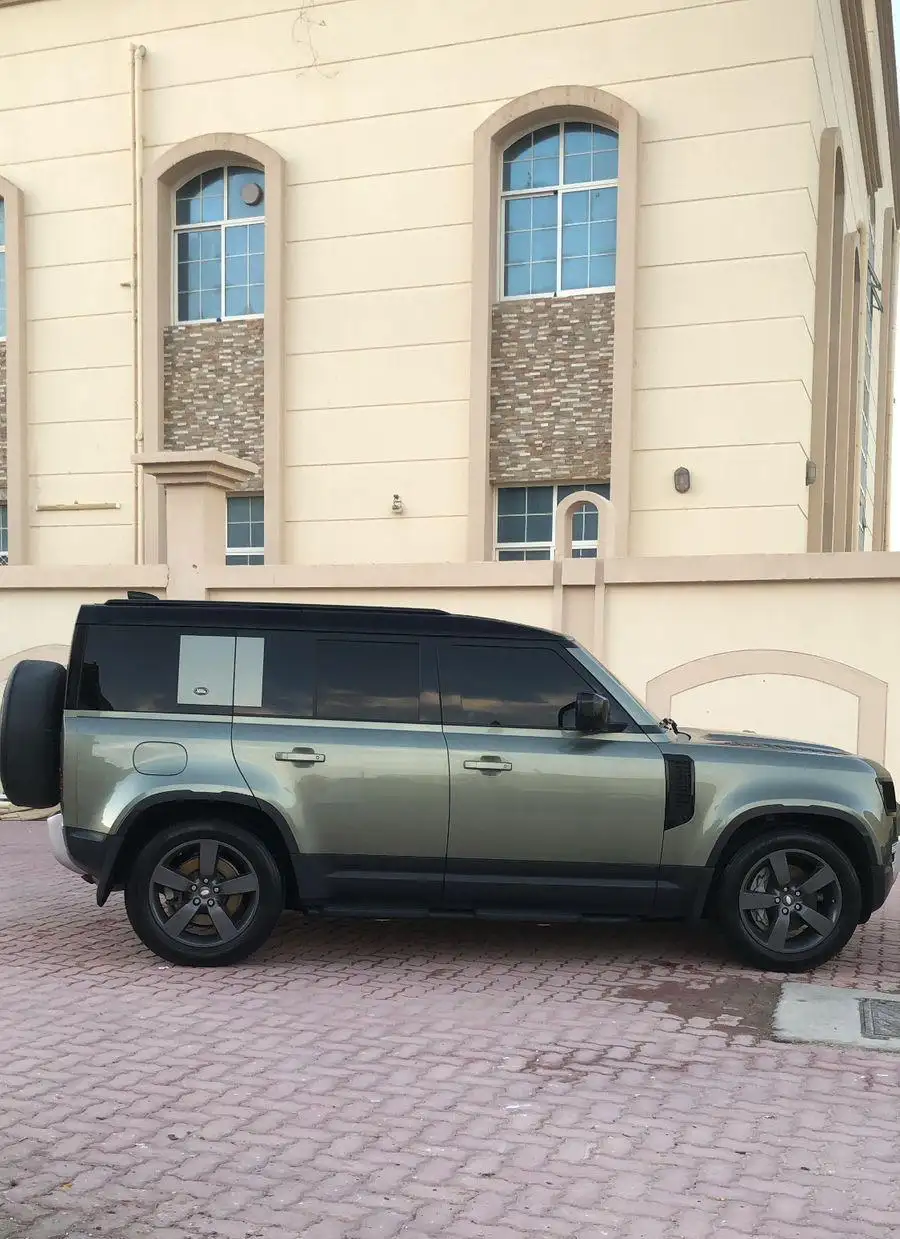 لاند روفر ديفندر 2024 null