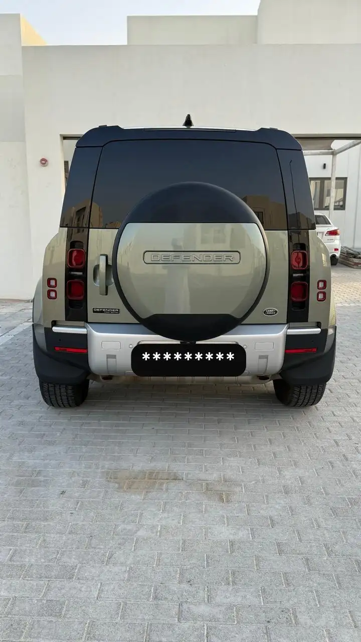 لاند روفر ديفندر 2024 null