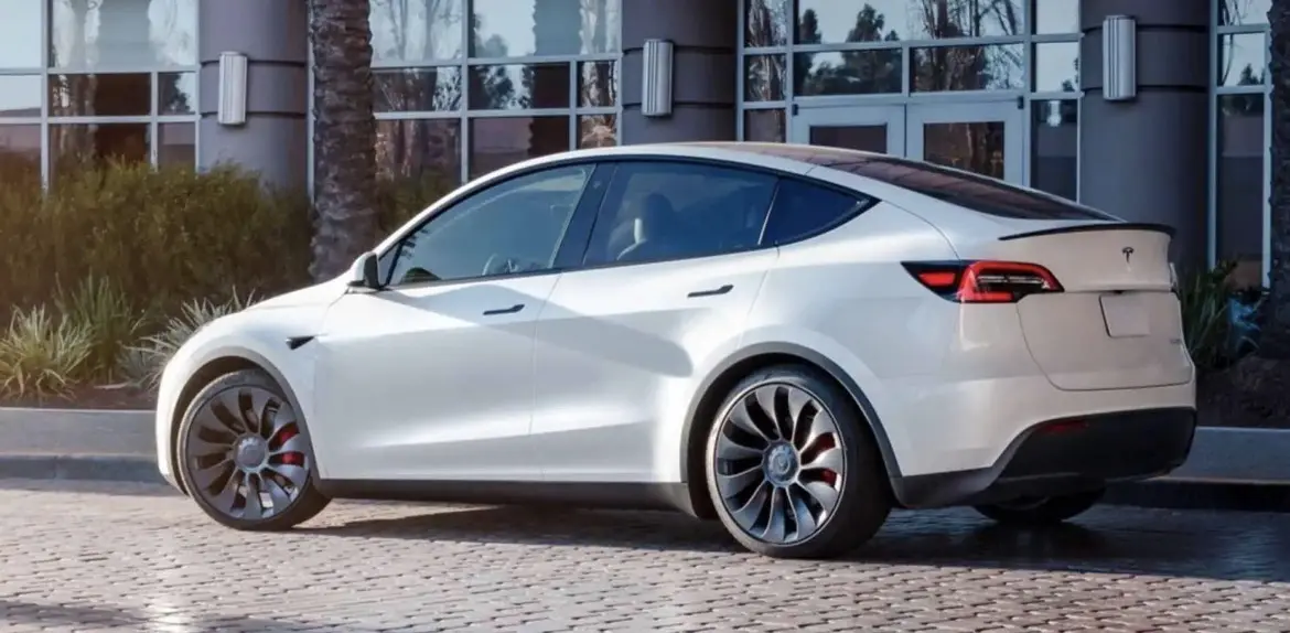 Tesla Model Y 2024 null