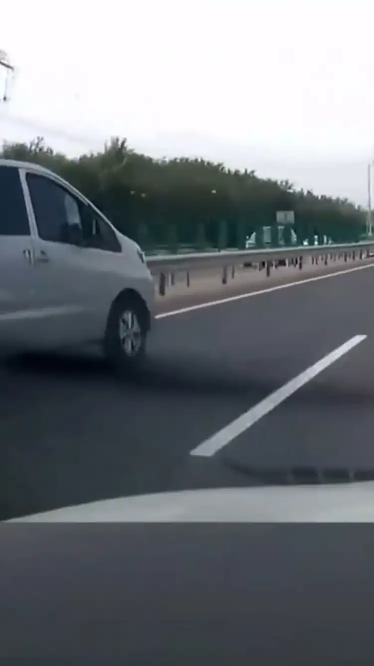 انفجار إطار السيارة فجأة؟ ماذا يُرجى القيام به؟