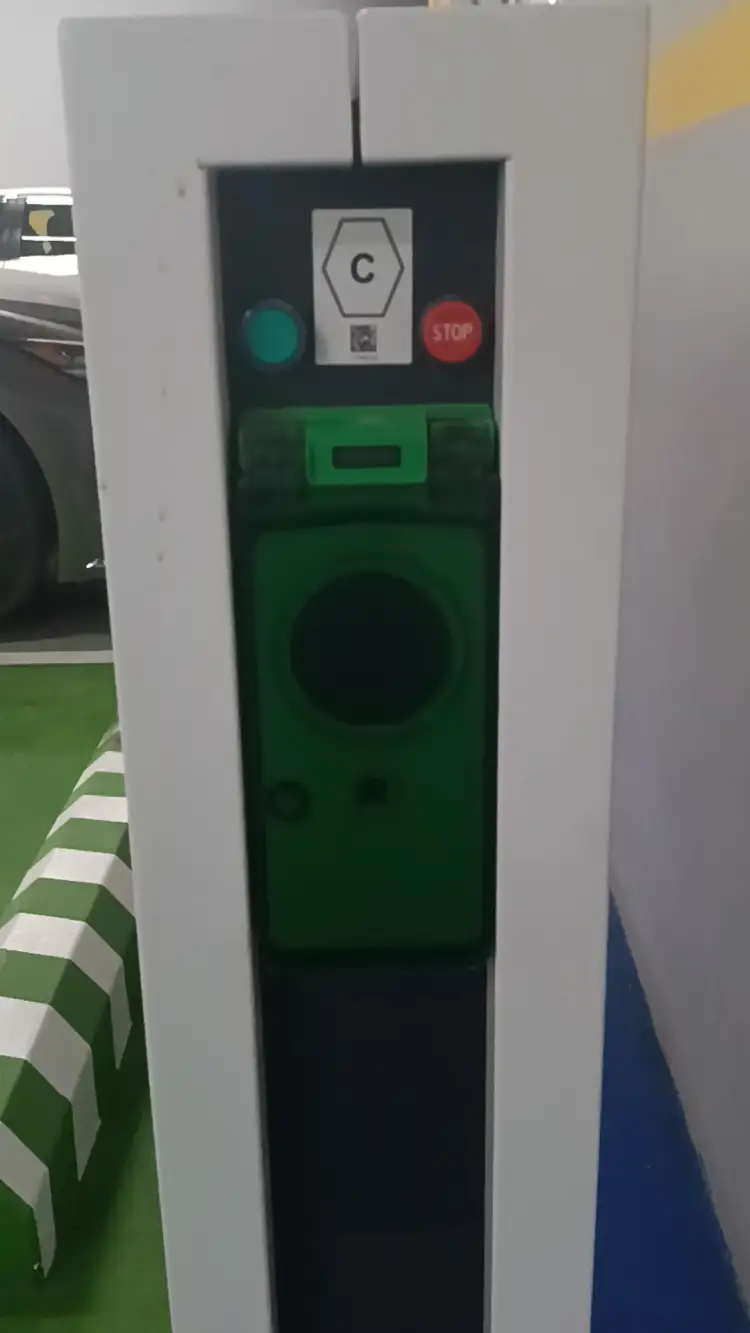 محطة شحن للسيارات الكهربائية