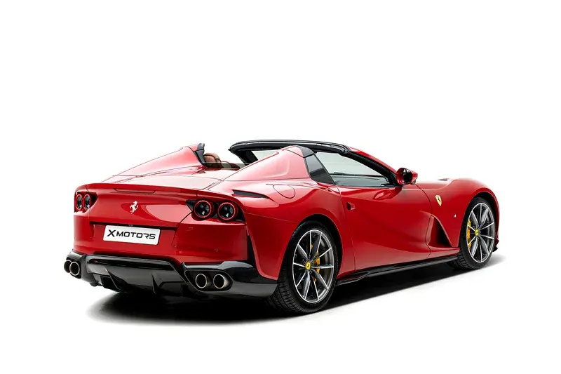 فيراري 812 GTS 2023