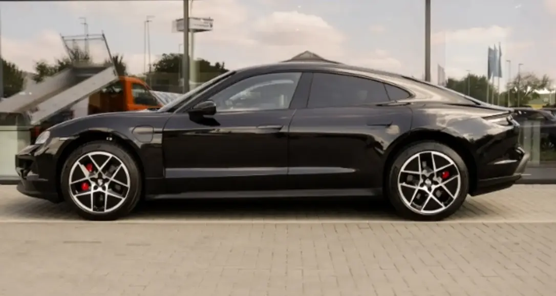 Porsche Taycan 2025