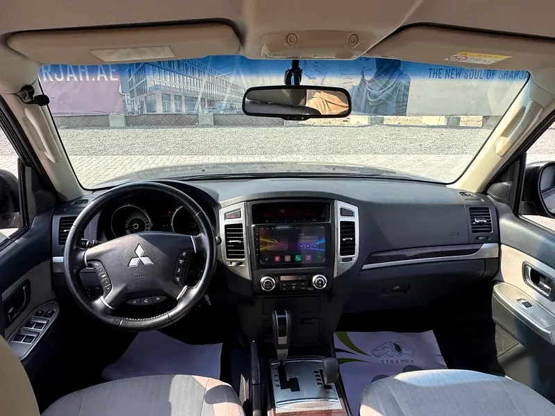 ميتسوبيشي باجيرو 2015