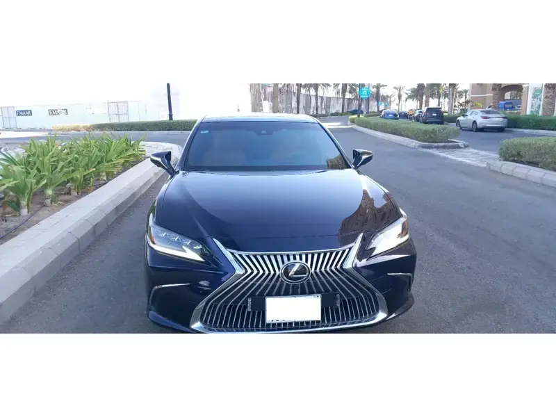 Lexus ES 2021