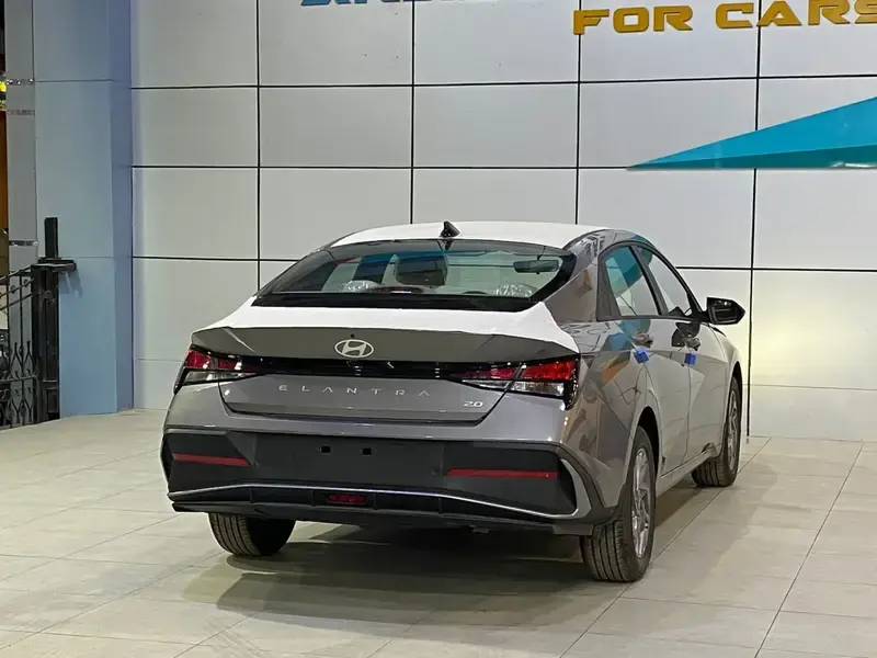Hyundai Elantra 2025