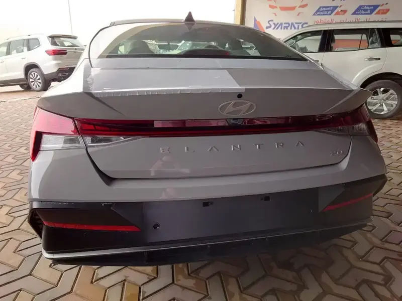 Hyundai Elantra 2025