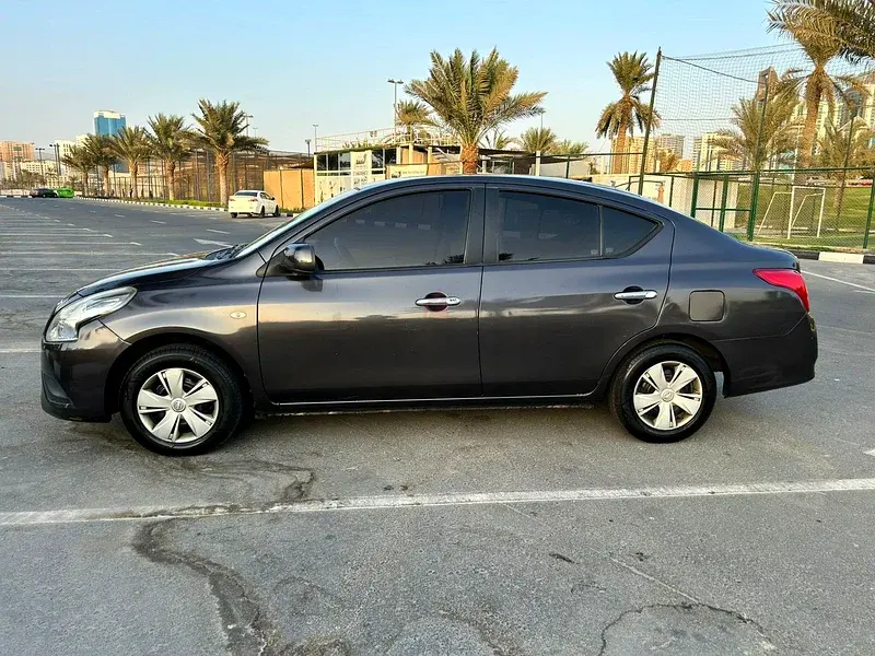 Nissan Sunny 2015