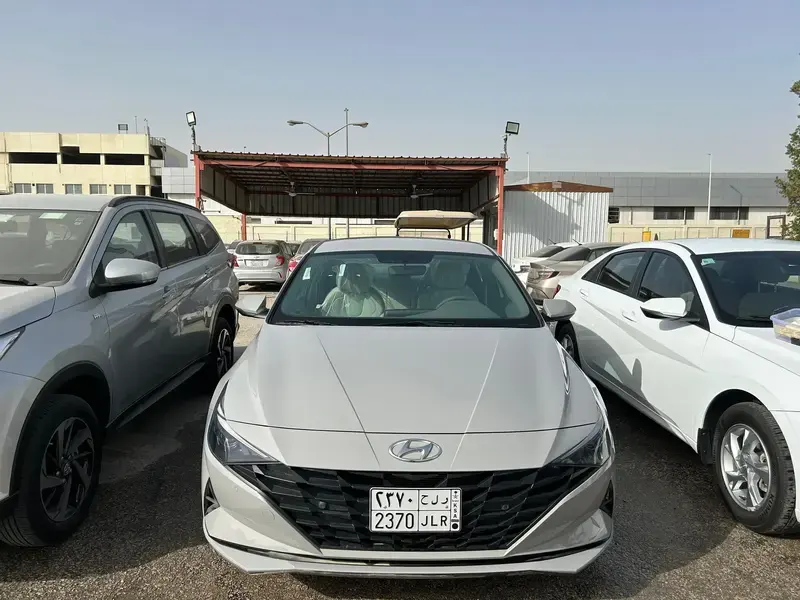 Hyundai Elantra 2023
