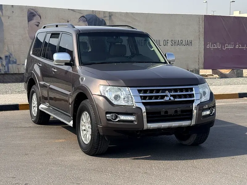 ميتسوبيشي باجيرو 2015