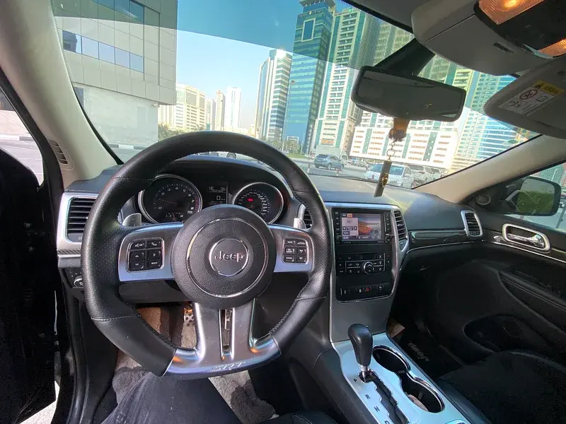 جيب جراند شيروكي 2013