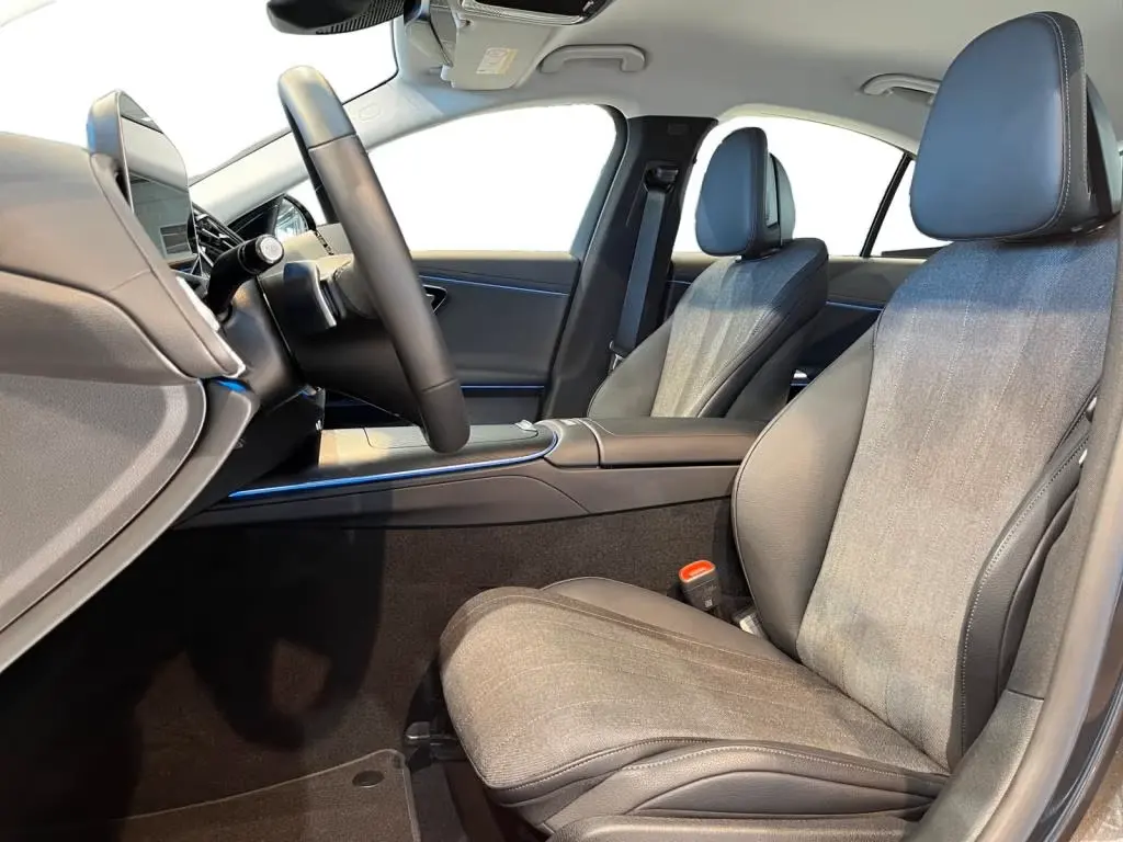 Mercedes Benz E Class 2024