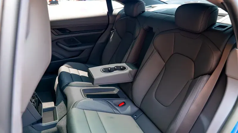 بورش تايكان 2022