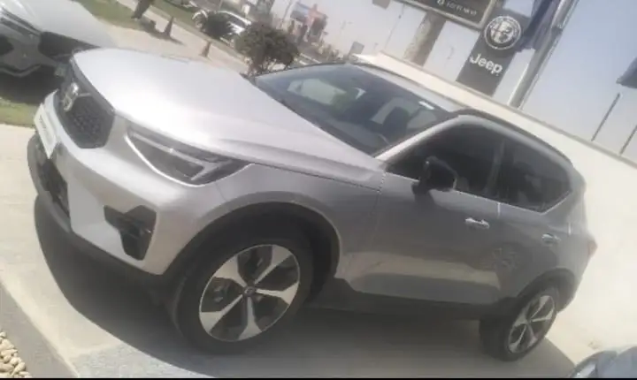 فولفو XC 40 2025