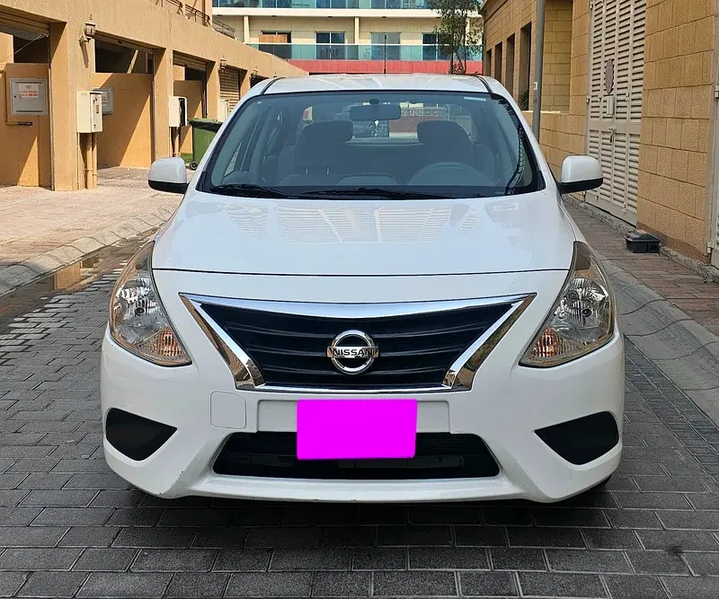 Nissan Sunny 2022