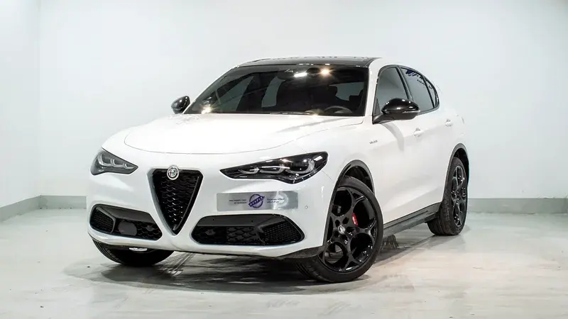 ألفا روميو ستيلفيو 2024