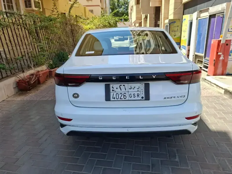 Geely Emgrand 2023