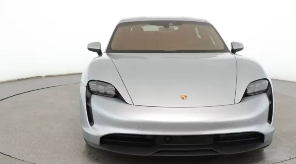 بورش تايكان 2023