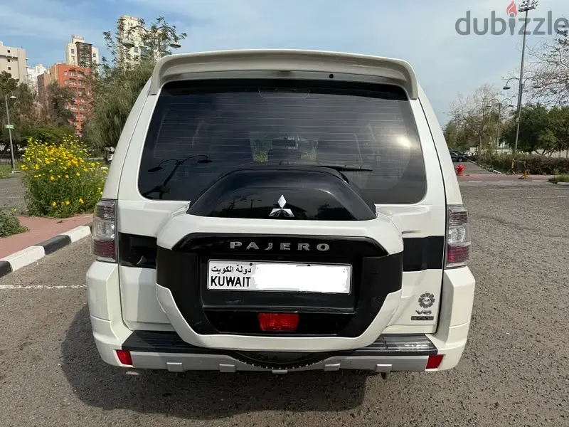 Mitsubishi Pajero 2020