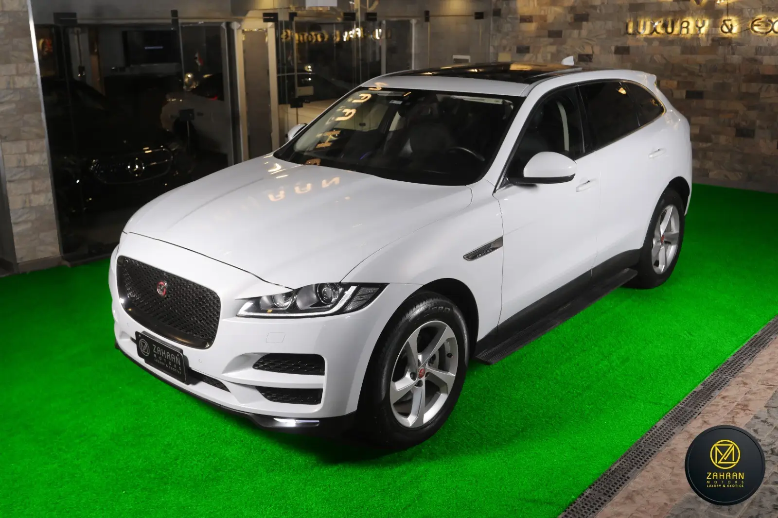 جاكوار F Pace 2019