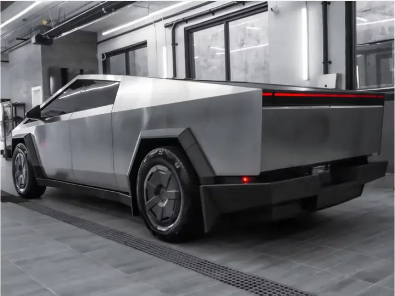 Tesla Cybertruck 2025