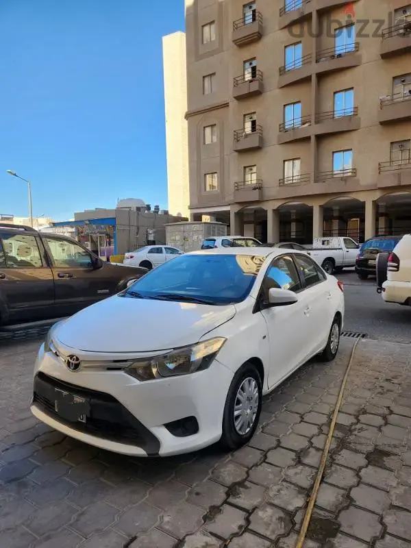 تويوتا يارس 2016