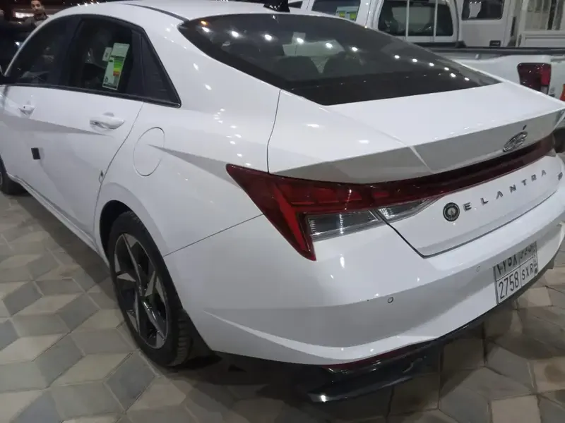 Hyundai Elantra 2023