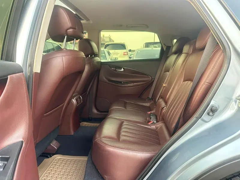 إنفينيتي QX50 2016