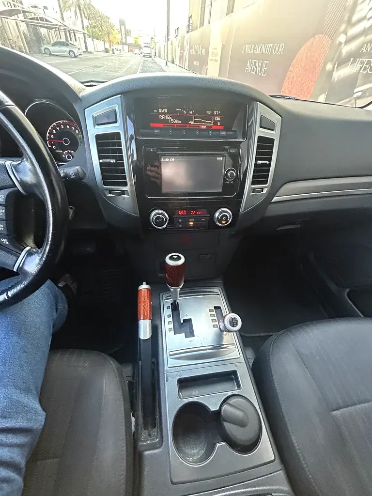 ميتسوبيشي باجيرو 2016