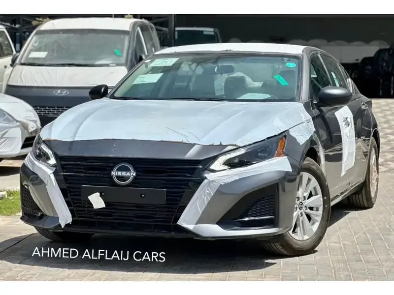 نيسان التيما 2024 Sستاندر