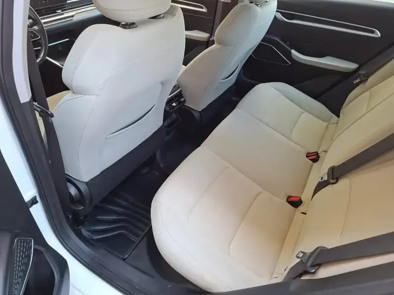 Geely Emgrand 2023