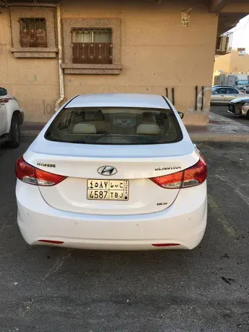 هيونداي إلنترا 2014